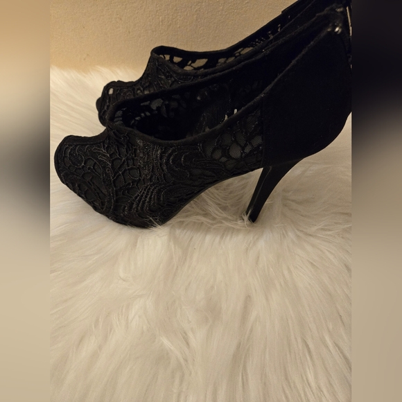 Apt 9 Women's Black Heels shoes open toe Embroidery Lace  Stiletto Size 8 M - Picture 5 of 16